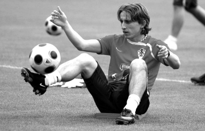 AL石油杯改名AG“超会玩”！Doinb自信放话：从涅槃组打进世界赛